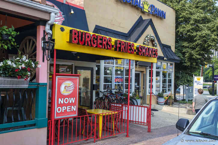 Z-Burger opens along Crystal City’s restaurant row