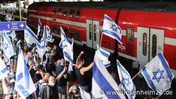 Straßen und Bahnhöfe blockiert: Großer Protesttag in Israel