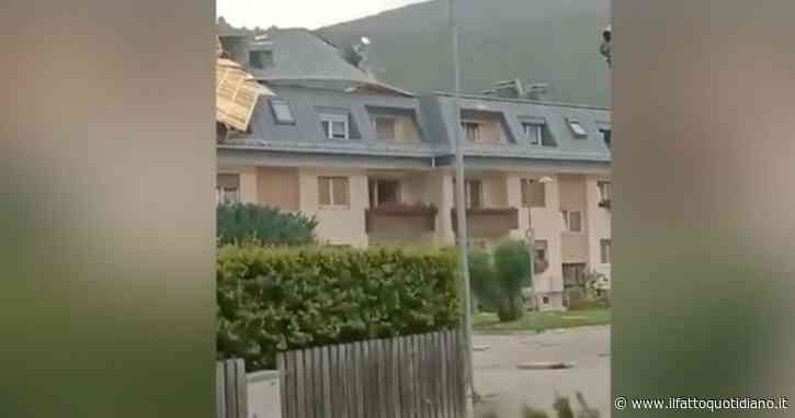 Forti raffiche di vento in Veneto e in Alto Adige, scoperchiato il tetto di un’abitazione a Brunico: il disastro in presa diretta (video)