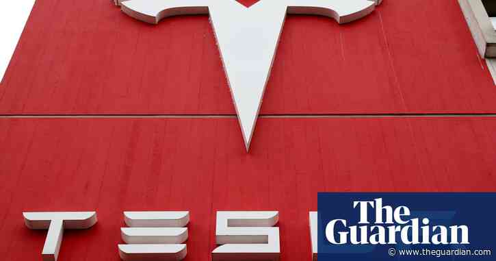 Tesla directors agree to return $735m to settle claims they were grossly overpaid