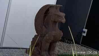 300-pound griffin gone missing from Calgary couple's front yard