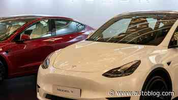 Tesla's board of directors will return $735 million on claims they were overpaid