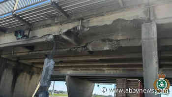 Highway 99 closed southbound after truck hits overpass in Delta