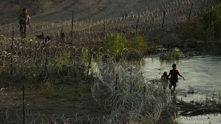 Texas trooper’s accounts of bloodied and fainting migrants on US-Mexico border unleashes criticism