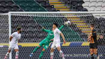 REDS NARROWLY BEATEN AT HULL