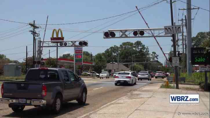 City-Parish planning to build street through busy parking lots on College Drive