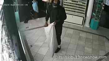 Men steal thousands in sunglasses at Norfolk Premium Outlets