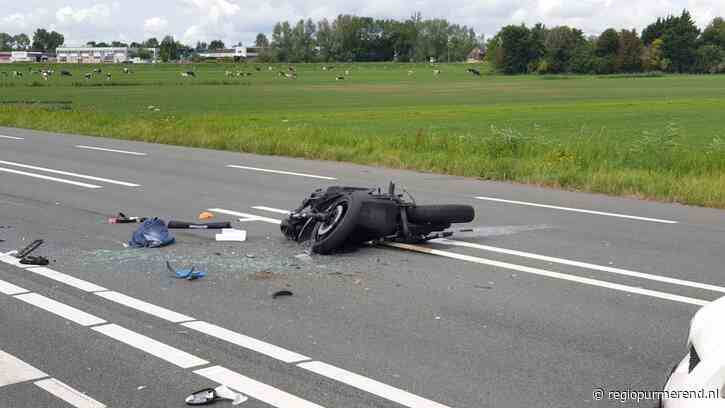 Motorrijder zwaargewond na botsing met ‘kerende automobilist’