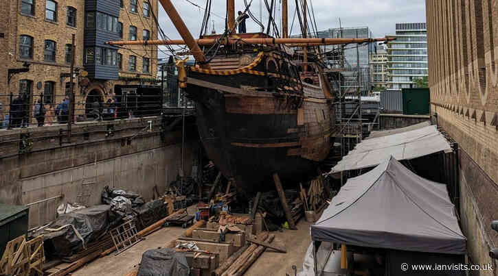 Dry dock tours of the Golden Hinde