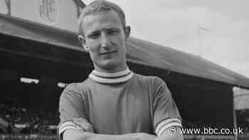 Mike Hellawell: Former Birmingham City and England outside right dies aged 85