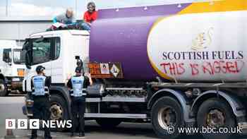 Eleven people arrested in Grangemouth climate protest