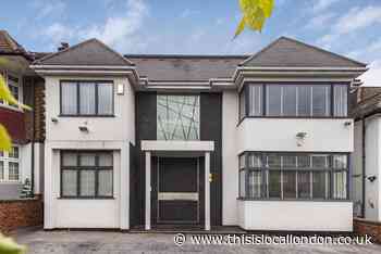 Six-bed fully modernised house in Downage, Hendon, NW4