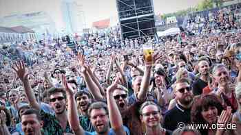 "Die Toten Hosen" in der Kulturarena Jena: Theatervorplatz weiträumig abgesperrt