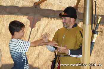 Mobiles Mittelaltermuseum in Schlangen lockt Besucher