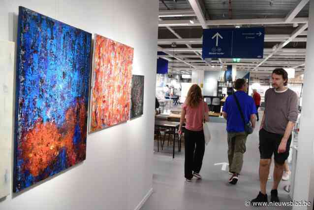 Ikea geeft ruimte aan lokale kunstenaars in nieuwe showroom: “Kunst mag de witte muren opfleuren”
