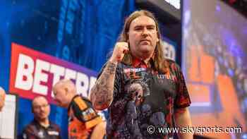 Searle: I'm a little bit weird, aren't I?! | 'I'm not fussed about the limelight'