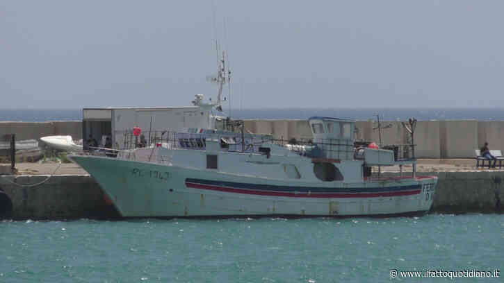 Oltre 5,3 tonnellate di cocaina sequestrate su un peschereccio in Sicilia: fermato l’equipaggio
