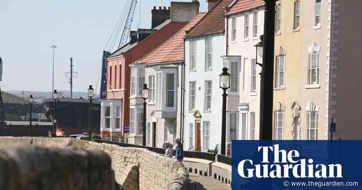 UK housing market forecast to avoid slump despite zero growth in prices