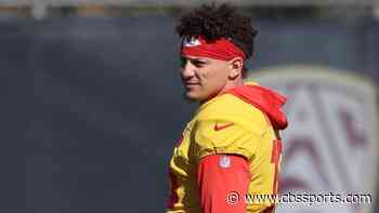 WATCH: Chiefs' Patrick Mahomes dodges bee during training camp in hilarious viral video