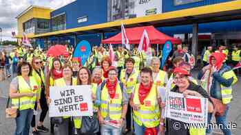 Hunderte Mitarbeiter aus dem Einzelhandel streiken in Rostock