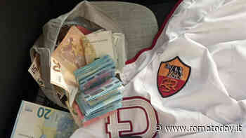 Il ladro che non sente caldo: una felpa della Roma per nascondere l'arma e commettere rapine