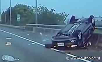 Video: Skoda remt te laat voor een aanstaande file