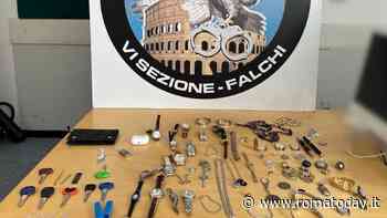 I ladri d'appartamento che usano la tecnica del key bumping per scassinare le porte blindate