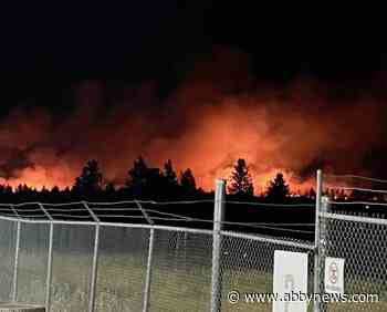 Cranbrook airport on evacuation alert over nearby wildfire