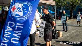 Union says it's holding 'emergency' meeting with potential B.C. port strike deal on the table