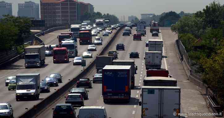 Milano, fugge con una Chevrolet per scampare ai controlli: poi si schianta con un’auto e scappa scalzo