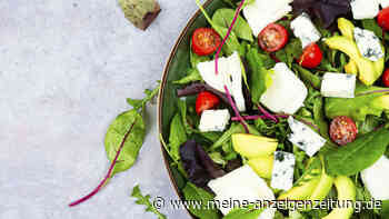 Leichte-Küche-Rezept oder leckere Grill-Beilage: Avocado-Tomaten-Salat