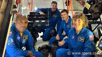 Artemis 2 moon astronauts visit splashdown zone for their Orion spacecraft (photo)