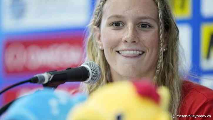 Teen star McIntosh leads strong Canadian swim team at world championships