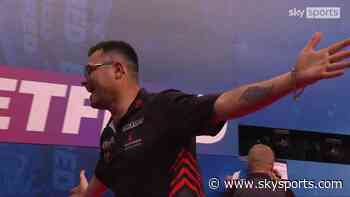 'I don't think he expected it to go in! | Heta hits monster 152 checkout!