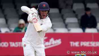 County Championship: Keaton Jennings helps Lancashire extend lead against Warwickshire