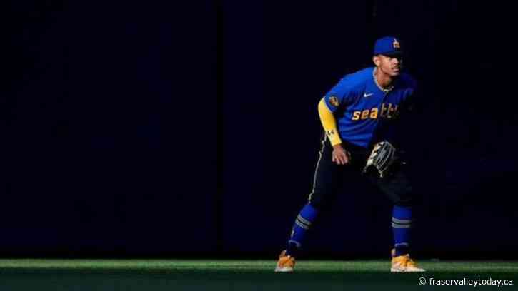 Teoscar Hernandez’s game-winner against former team gives Mariners 3-2 win over Blue Jays