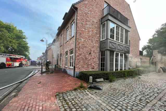 Brand op benedenverdieping appartementsgebouw in centrum Hansbeke tijdens opladen batterij