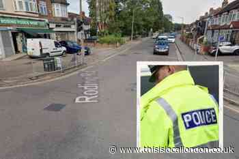 Loughton crash sees teen suffer broken collarbone as witnesses wanted