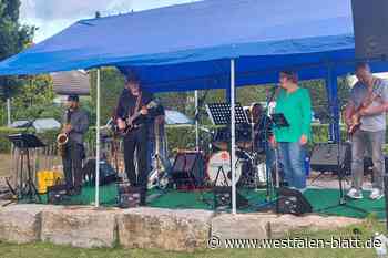 Auftritt der Jolly Mood Band in Künsebeck lockt 300 Besucher an