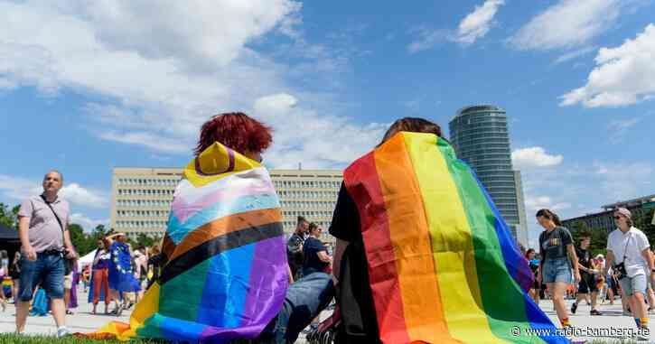 Pride-Parade in Bratislava erinnert an Terroranschlag