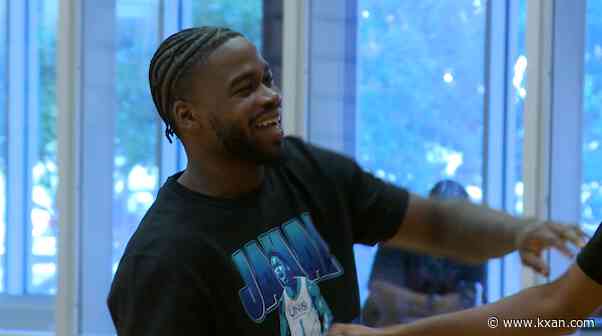 Manor's Jamal Shead on Houston hoops, Mustang pride