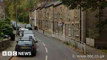 Parents share concerns over 'gauntlet' school run