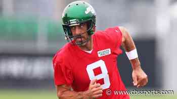 WATCH: Sauce Gardner gifts Jets-colored No. 8 chain to Aaron Rodgers