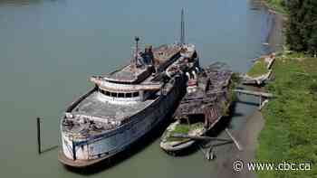 Coast guard floats new solution to widespread B.C. problem of abandoned boats