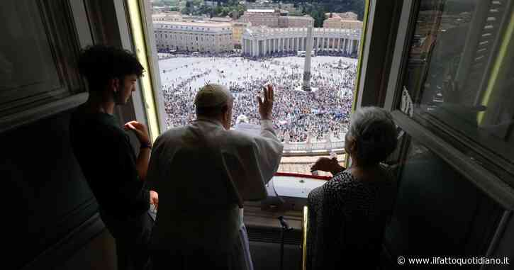 Caldo ed eventi estremi, il richiamo del Papa ai leader mondiali: “Fate qualcosa di più concreto per limitare le emissioni, è urgente”