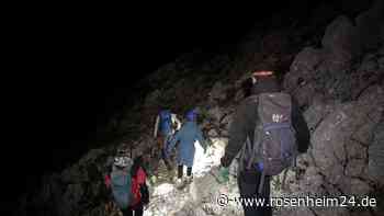 Schlecht ausgerüstet und falsch informiert: Bergsteiger mitten in der Nacht von Raucheck gerettet