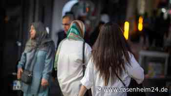 Kopftuchpflicht: Iran sperrt Onlinehändler-Zentrale