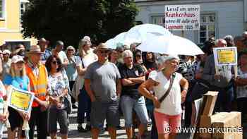 700 Teilnehmer bei Krankenhaus-Demo — „Landrätin und Aufsichtsrat stilllegen?“