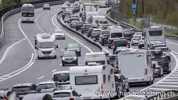 Erneut Stau vor dem Nordportal des Gotthardtunnels