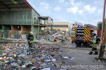 Brand in einem Entsorgungsbetrieb in Borchen